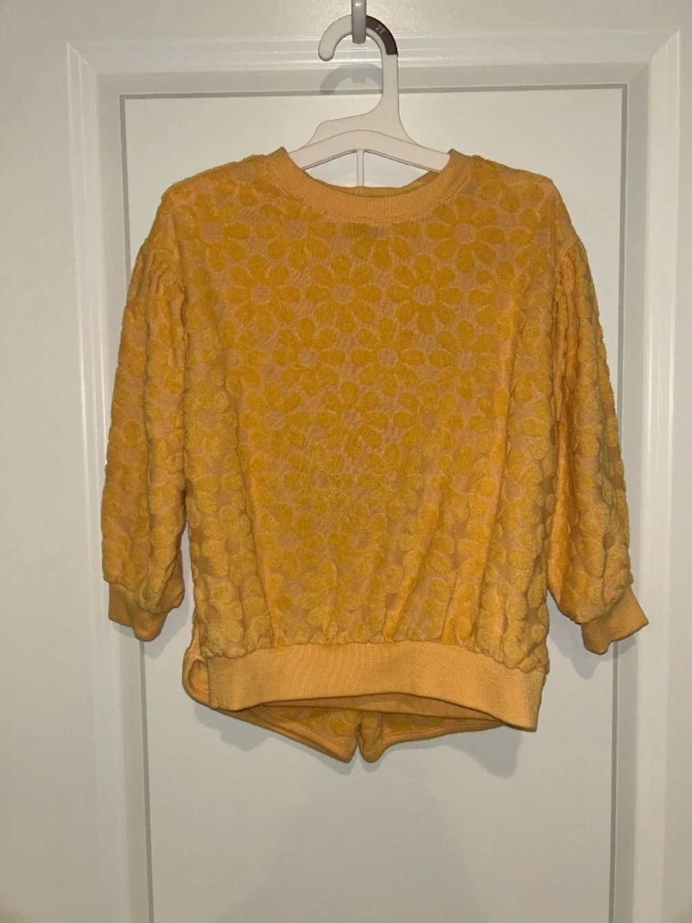 Old Navy Girls 5T Terry Daisy Sweatshirt & Shorts Set Yellow Floral